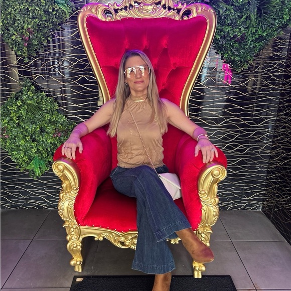 Meet your Posher, Nicole - Picture 4 of 16